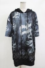 画像1: NieR Clothing / 総柄半袖プルパーカー  グレー H-26-10-04-1043-PU-TO-KB-ZH (1)