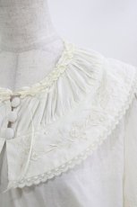 画像4: 仲夏物語（海外ロリータブランド） / 刺繍ブラウス M 生成り H-26-10-08-028-LO-BL-NS-ZH (4)