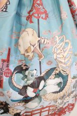 画像4: ALICE and the PIRATES / クリスの百鬼夜行〜宵に咲き誇る妖の華〜柄ハイウエストスカート one size fits all 孔雀青 H-26-10-08-007-PA-SK-SA-ZH (4)