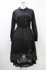画像1: axes femme / フラワー刺繍連釦ワンピース Free ブラック H-26-10-09-1013-AX-OP-NS-ZH (1)