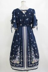 画像3: axes femme / ボタニカルスカーフ柄ワンピース M ネイビー H-26-10-09-010-AX-OP-NS-ZH (3)