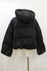 画像2: Fi.n.t / ロゴリボンビッグフェイクダウンコート Free BLACK H-26-10-22-040-CA-CO-NS-ZH (2)