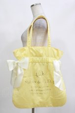 画像1: Maison de FLEUR / シャイニーダブルリボントートバッグ 縦45/横42 イエロー H-26-10-24-055-LO-BG-NS-ZH (1)