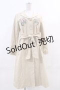 【SALE】an another angelus / フラワー刺繍コートワンピース  ベージュ I-24-01-16-033-CA-CO-HD-ZTC054