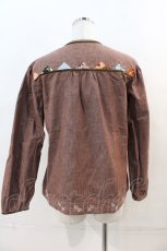 画像2: 【SALE】PINK HOUSE / パッチワーク&刺繍ブラウス  ブラウン I-24-05-09-102-LO-BL-HD-ZT040 (2)