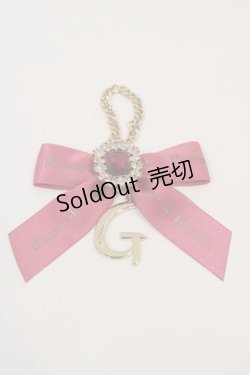 画像1: Maison de FLEUR / イニシャルリボンチャーム  濃ピンクXゴールド I-24-05-26-120-LO-ZA-HD-ZT-K015