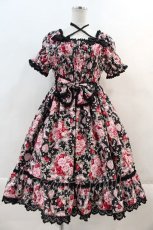 画像1: BABY,THE STARS SHINE BRIGHT / シュガーブーケ〜永遠の乙女の憧れ〜柄シャーリングワンピース  黒 I-24-06-11-033-BA-OP-HD-ZI (1)