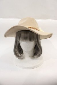 axes femme / フェルト中折れ女優帽  ベージュ I-24-07-11-099-AX-AC-HD-ZT-K011