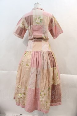 画像2: PINK HOUSE / 紫陽花&チェックパッチワーク半袖ワンピース  ピンクチェック I-24-08-03-054-LO-OP-HD-ZI