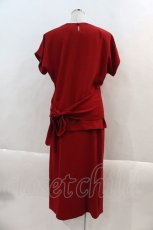 画像2: INGEBORG / パールボタンプリーツスカート&ブラウス  レッド I-24-08-07-009-LO-JA-HD-ZT042 (2)