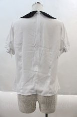 画像2: Ank Rouge / ベルト袖ブラウス  白Ｘ黒 I-24-08-15-006-CA-BL-HD-ZT013 (2)