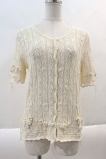 画像1: INGEBORG / 袖裾フラワーモチーフ半袖ニットカーディガン  オフホワイト I-24-08-30-102-LO-TO-HD-ZT033 (1)