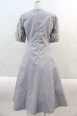 画像2: 【SALE】Maison de FLEUR Petite Robe canone / バラに触れてみるワンピース S サックス I-24-09-02-099-EL-OP-HD-ZT016 (2)