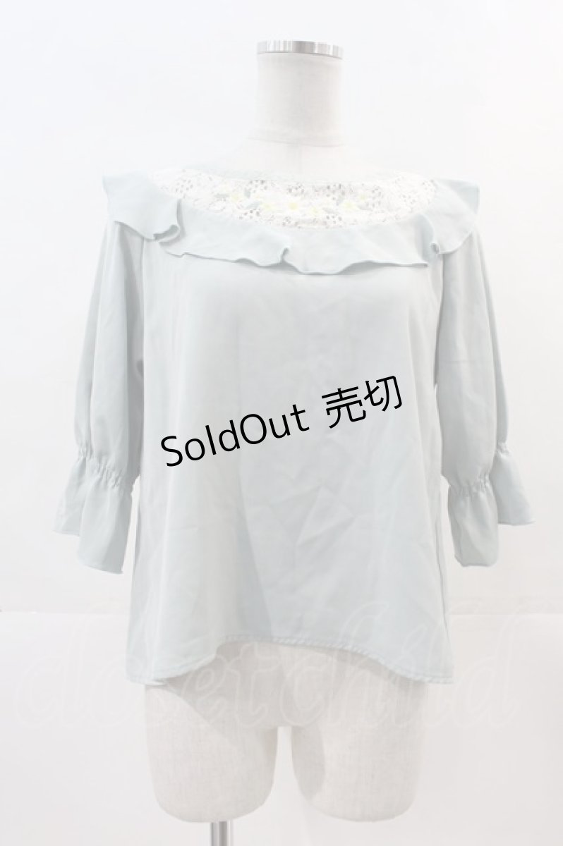 画像1: 【SALE】Fi.n.t / ヨークレース花刺繍プルオーバーブラウス  ミント I-24-11-24-021-CA-BL-HD-ZT470 (1)