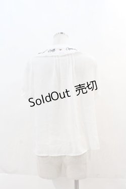 画像2: Amavel / うさぎ×メッセージ刺繍入り　配色リボンタイ付半袖ブラウス  白Ｘ黒 I-24-12-01-010-CA-BL-HD-ZT162