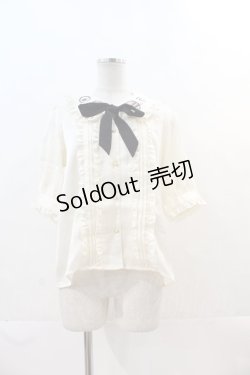 画像1: Amavel / 赤ずきんモチーフ刺繍入り　配色リボンタイ付ブラウス  アイボリー I-24-12-01-002-CA-BL-HD-ZT162