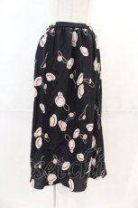 画像1: 【SALE】INGEBORG / 帽子柄サテンスカート  黒 I-24-12-13-102-LO-SK-HD-ZT418 (1)