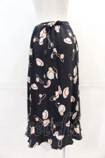 画像2: 【SALE】INGEBORG / 帽子柄サテンスカート  黒 I-24-12-13-102-LO-SK-HD-ZT418 (2)