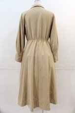 画像2: 【SALE】LEBECCA boutique / プレーン仕上げたストライプワンピース  ベージュ I-24-12-18-054-EL-OP-HD-ZT446 (2)