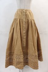 画像1: 【SALE】INGEBORG / 裾ピコフリルボーダースカート  ベージュ I-24-12-20-096-LO-SK-HD-ZT081 (1)