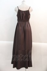 画像2: 【SALE】axes femme / ビット付フリルキャミワンピース  ブラウン I-25-01-10-080-AX-OP-HD-ZT375 (2)