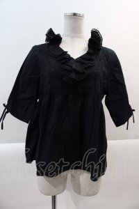 PINK HOUSE / 鈴蘭刺繍Vネックフリルブラウス  ブラック I-25-01-20-074-LO-BL-HD-ZI