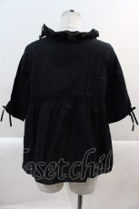 画像2: 【SALE】PINK HOUSE / 鈴蘭刺繍Vネックフリルブラウス  ブラック I-25-01-20-074-LO-BL-HD-ZT064 (2)