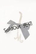 Maison de FLEUR / イニシャルバッグチャーム  黒Ｘシルバー I-25-02-04-039-LO-ZA-HD-ZT-K015