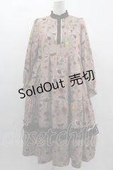 axes femme / フルーツティ柄ティアードワンピース  ベージュ I-25-03-05-065-AX-OP-HD-ZI