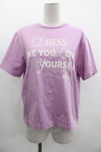 Jane Marple Dans Le Salon / Theme print T-shirt  ラベンダー I-25-03-05-008-JM-TS-HD-ZI