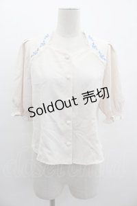 an another angelus / ダイヤ開きローズ刺繍ブラウス F アイボリー I-25-03-05-004-CA-BL-HD-ZI