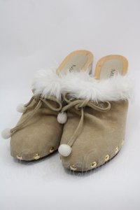 MILK / SH ファーポンポンサボ 約23.5cm(内側採寸) ベージュ I-25-03-08-078-ML-SH-HD-ZT-K017