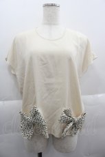 画像1: 【SALE】INGEBORG / ドットリボンポケット半袖ブラウス  生成り I-25-03-29-033-LO-BL-HD-ZT064 (1)