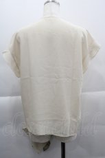 画像2: 【SALE】INGEBORG / 2つドットリボン半袖ブラウス  生成り I-25-03-29-034-LO-BL-HD-ZT066 (2)