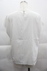 画像2: 【SALE】INGEBORG / フロントピンタック半袖ブラウス  白 I-25-03-29-039-LO-BL-HD-ZT230 (2)