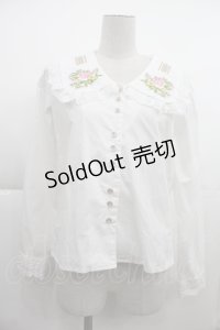 axes femme POETIQUE / お花刺繍ブラウス  白 I-25-04-04-011-AX-BL-HD-ZI