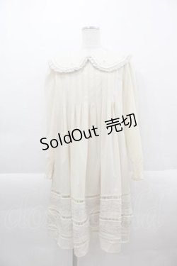 画像1: axes femme POETIQUE / サテンフリルカラータックワンピース  アイボリー I-25-04-12-104-AX-OP-HD-ZI