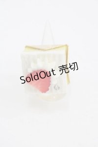 Q-pot. / ストロベリーショートケーキリング  白Ｘ赤 I-25-04-12-009-QP-AC-HD-ZI