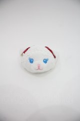 BABY,THE STARS SHINE BRIGHT / ねこくみゃちゃんクリップブローチ  白Ｘ赤 I-25-04-16-120-BA-AC-HD-ZI