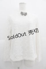 axes femme / リボンブローチ付レーシーブラウス M 生成り I-25-05-07-041-AX-BL-HD-ZI