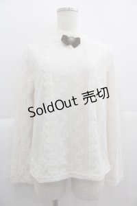 axes femme / リボンブローチ付レーシーブラウス M 生成り I-25-05-07-041-AX-BL-HD-ZI