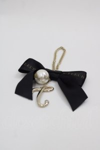 Maison de FLEUR / Gイニシャルリボンチャーム  黒 I-25-05-08-077-LO-BG-HD-ZI