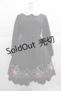 Ank Rouge / いちご刺繍長袖ワンピース  黒Ｘ赤 I-25-05-19-044-CA-OP-HD-ZI