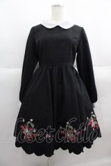 Ank Rouge / いちご刺繍長袖ワンピース  黒Ｘ赤 I-25-05-19-044-CA-OP-HD-ZI