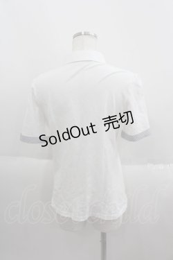 画像2: Fi.n.t / ロゴ刺繍タイポロシャツ  ホワイト I-25-05-19-007-CA-TO-HD-ZI