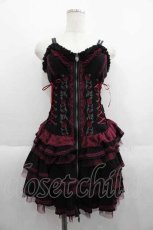 画像1: OZZ ANGELO / 薔薇刺繍サイド編み上げコルセットキャミワンピース  黒Ｘ赤 I-25-05-29-097-OO-OP-HD-ZI (1)