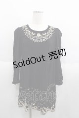 Cherir la femme / スカラップラウンド刺繍長袖チュニック  黒Ｘゴールド I-25-06-01-035-LO-TO-HD-ZI