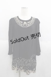 Cherir la femme / スカラップラウンド刺繍長袖チュニック  黒Ｘゴールド I-25-06-01-035-LO-TO-HD-ZI