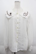 Amavel / 鍵刺繍ブラウス  白 I-25-06-11-003-CA-BL-HD-ZI