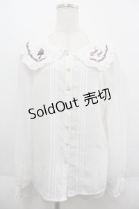 Amavel / 鍵刺繍ブラウス  白 I-25-06-11-003-CA-BL-HD-ZI